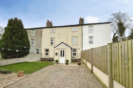 4 bedroom Mid Terrace House for sale