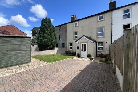 4 bedroom Mid Terrace House for sale