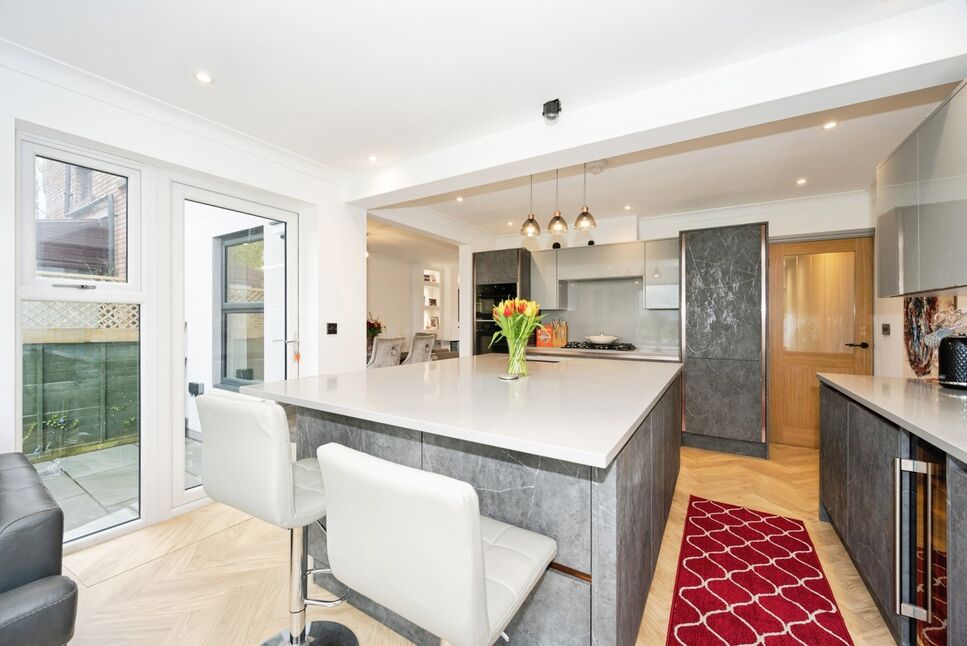 Kitchen / Breakfast / Snug