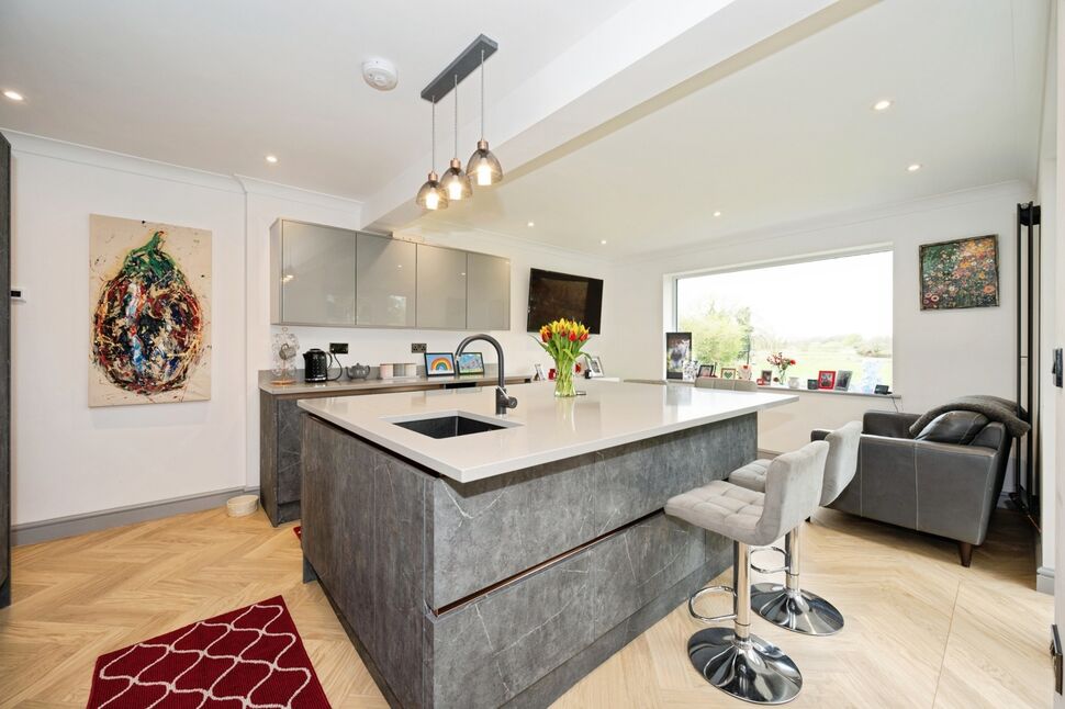 Kitchen / Breakfast / Snug