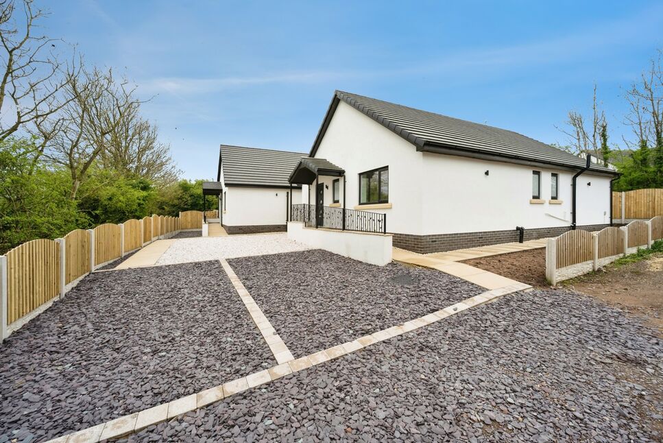 2 bedroom Detached Bungalow for sale