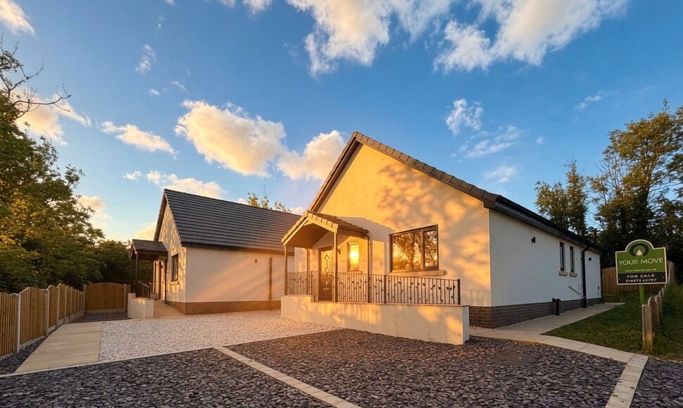 2 bedroom Detached Bungalow for sale