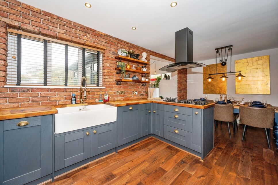 Kitchen / Dining Room
