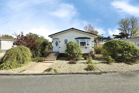 2 bedroom Detached Property for sale