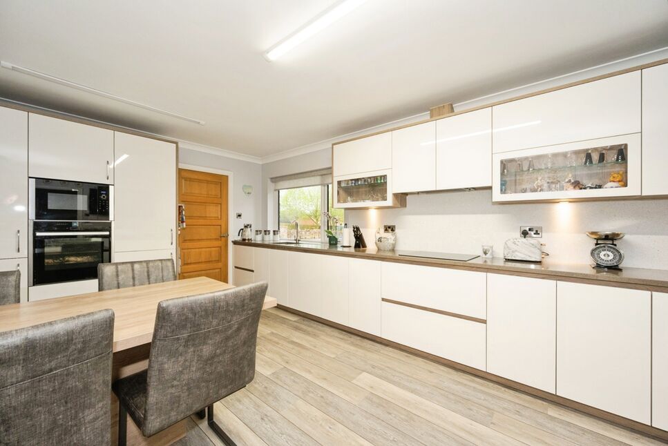 Kitchen / Breakfast Room