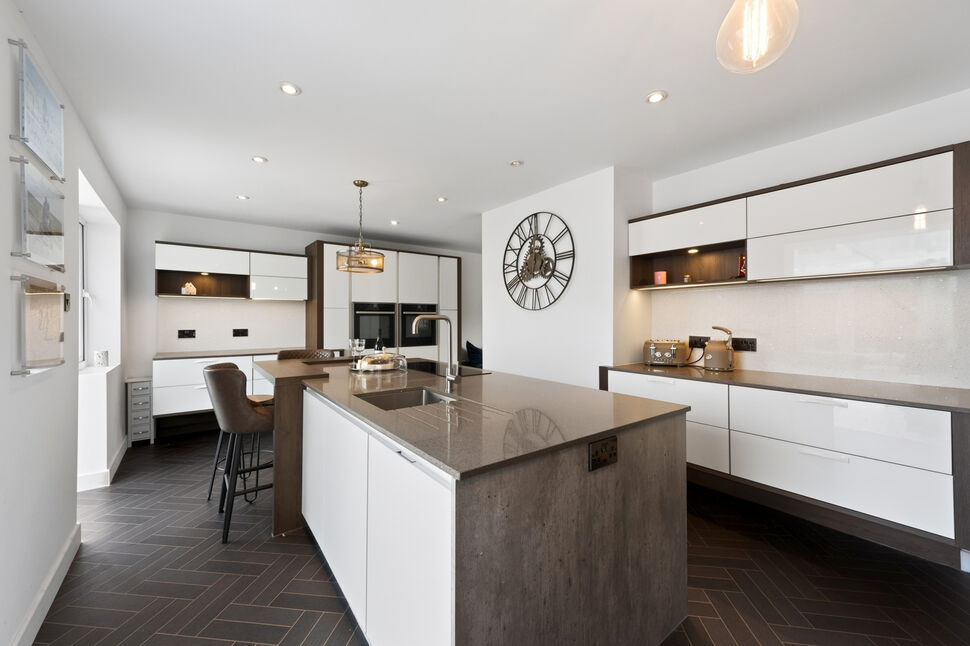 Kitchen / Breakfast Room