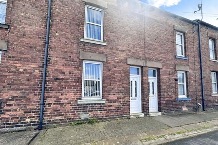 2 bedroom Mid Terrace House for sale
