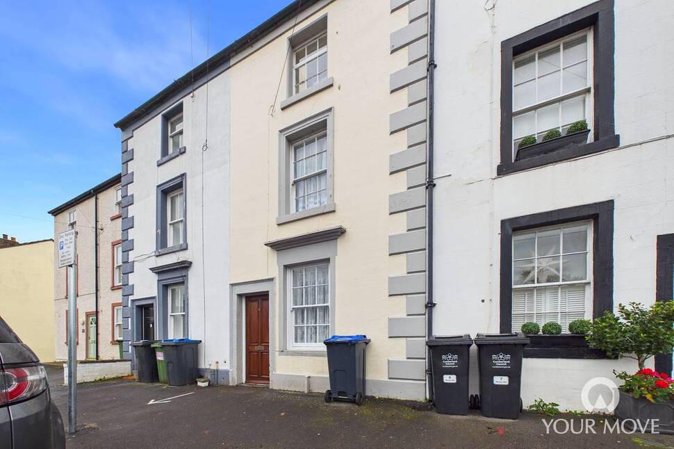 3 bedroom Mid Terrace House for sale