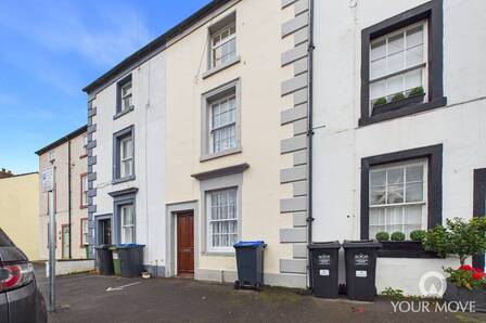 3 bedroom Mid Terrace House for sale