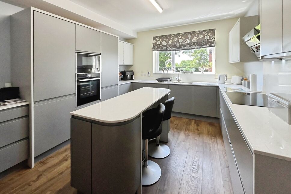 Kitchen / Breakfast Room