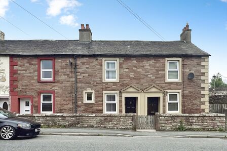2 bedroom Mid Terrace House for sale
