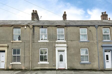 3 bedroom Mid Terrace House for sale