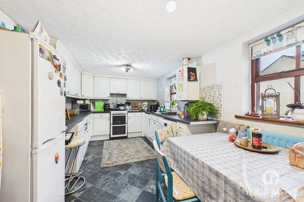 Kitchen / Dining Room