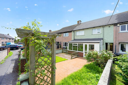 3 bedroom Mid Terrace House for sale