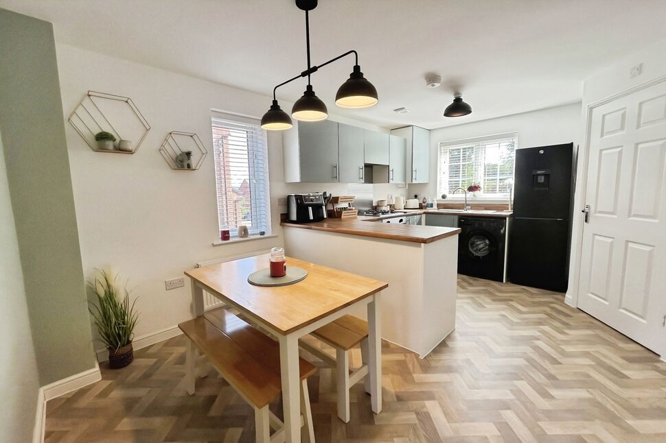 Kitchen / Dining Room