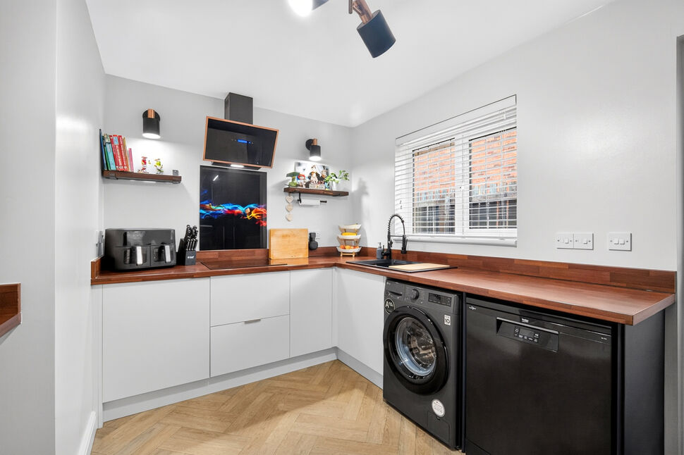 Kitchen / Breakfast Room