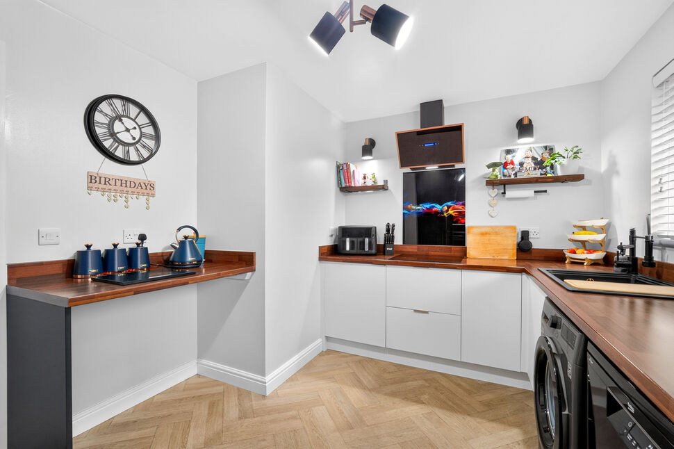 Kitchen / Breakfast Room