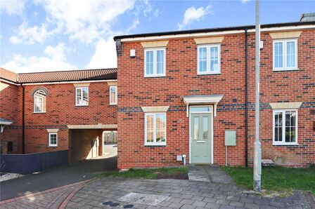 3 bedroom Mid Terrace House for sale