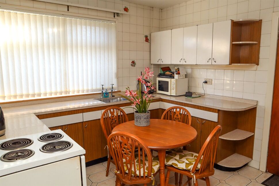 3 bedroom Detached House for sale, Kennedy Street, Wishaw, ML2 £190,000