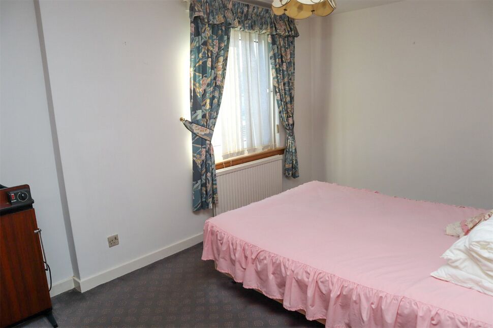 3 bedroom Detached House for sale, Kennedy Street, Wishaw, ML2 £190,000