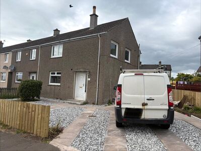 3 bedroom End Terrace House to rent