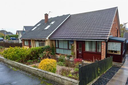 2 bedroom Semi Detached Bungalow for sale
