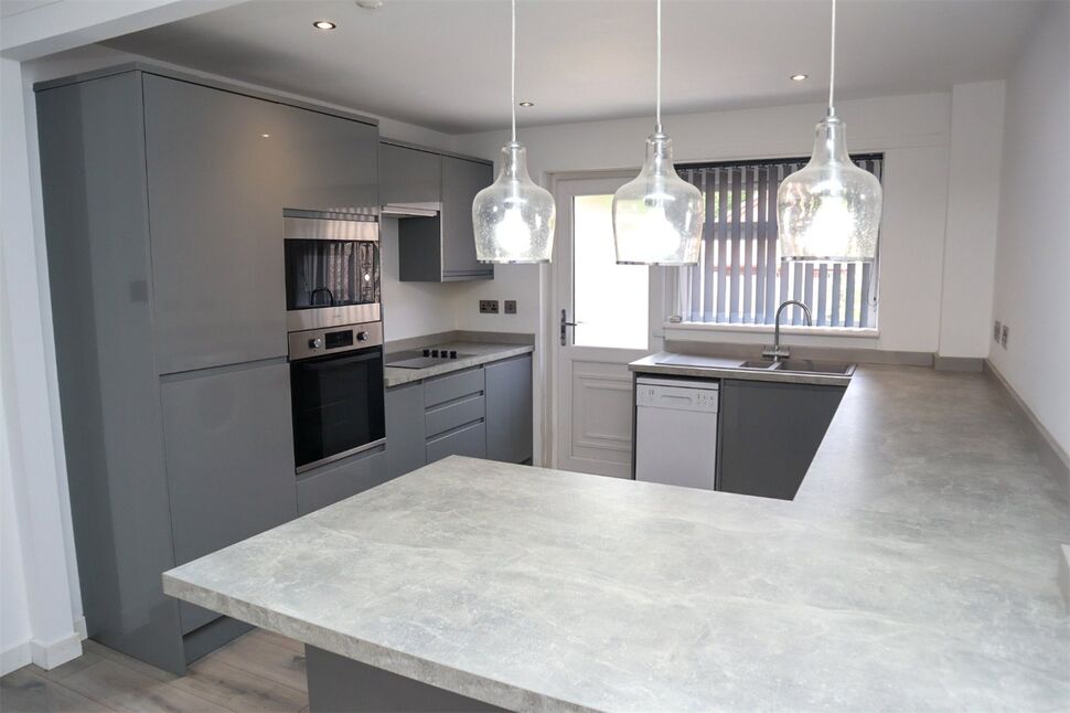 Lounge / Kitchen