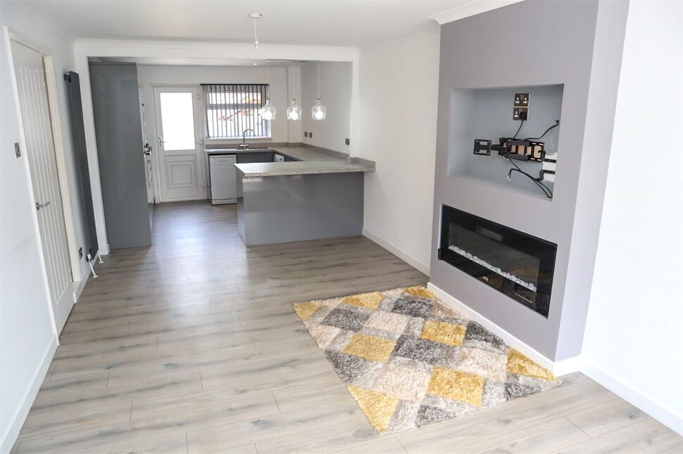 Lounge / Kitchen