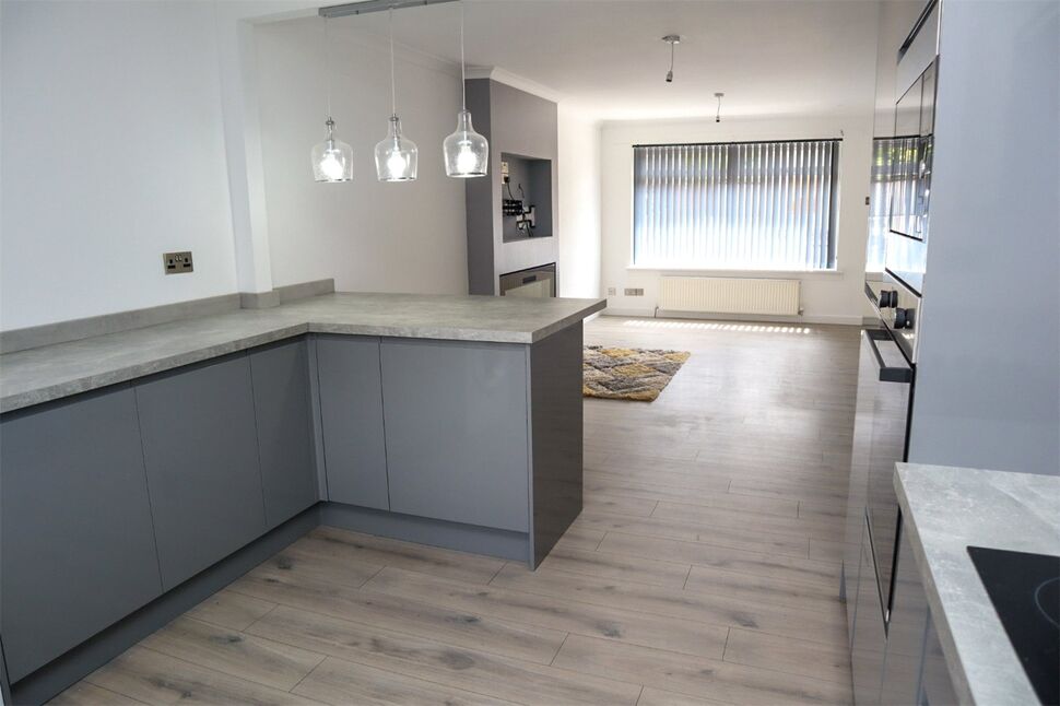 Lounge / Kitchen
