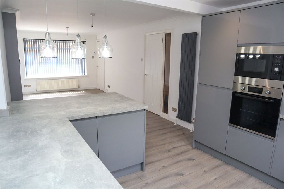 Lounge / Kitchen