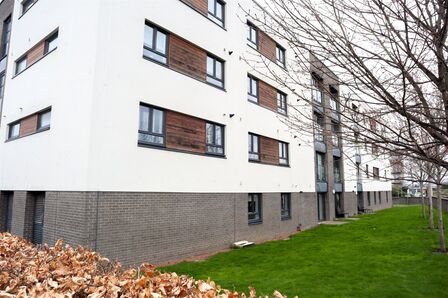 Arneil Place, 1 bedroom Flat for sale, &pound;159,995