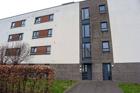 Arneil Place, 1 bedroom Flat for sale, &pound;162,500