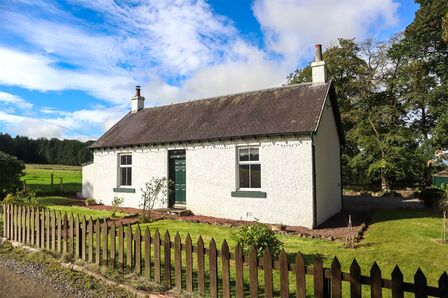 2 bedroom Detached Property for sale