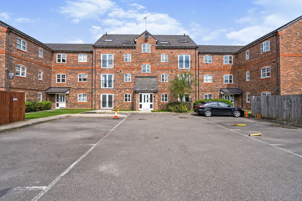 Main image of 2 bedroom  Flat to rent, Fernbeck Close, Farnworth, Bolton, BL4