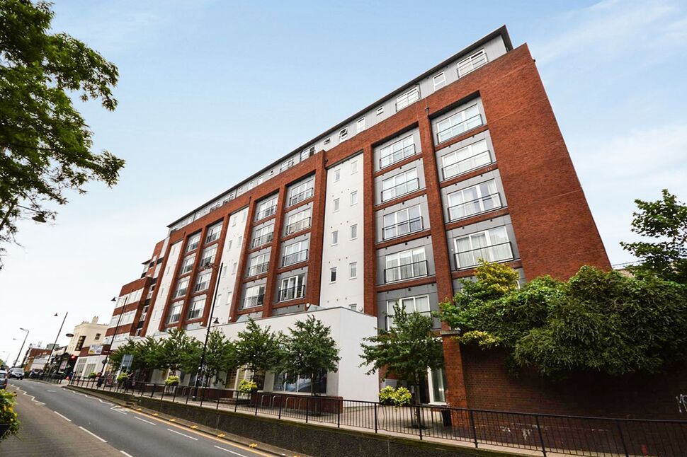 Main image of 2 bedroom Flat to rent, Manor Road, Wallington, Surrey, SM6