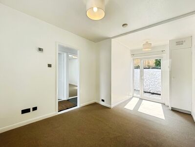 2 bedroom Mid Terrace Bungalow to rent
