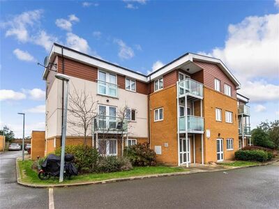 Mollison Drive, 2 bedroom  Flat to rent, £1,250 pcm