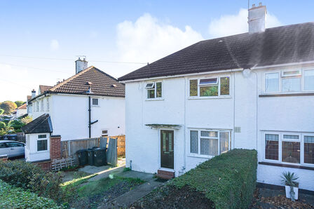 Cooper Road, 3 bedroom Semi Detached House to rent, £2,150 pcm