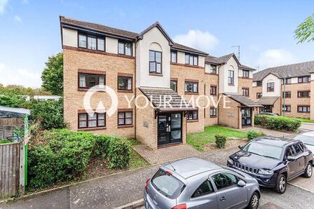 Foxglove Way, 2 bedroom  Flat to rent, £1,550 pcm