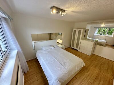 Semi Detached Room to rent
