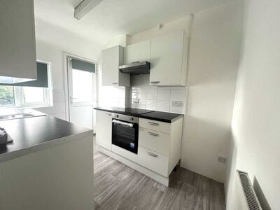 Stafford Road, 2 bedroom  Flat to rent, £1,450 pcm