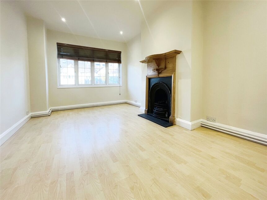 Main image of 3 bedroom Flat to rent, Tilehurst Road, London, SW18