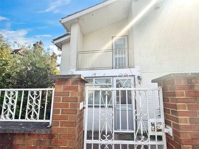 Onslow Gardens, 4 bedroom Semi Detached House for sale, £750,000
