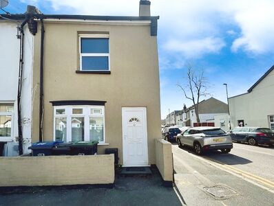 3 bedroom End Terrace House to rent