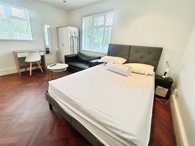 Salisbury Road, 1 bedroom  Flat to rent, £1,300 pcm