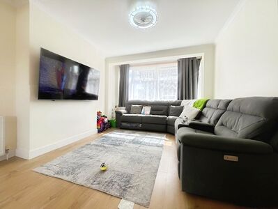 Mitcham Road, 3 bedroom End Terrace House to rent, £2,700 pcm