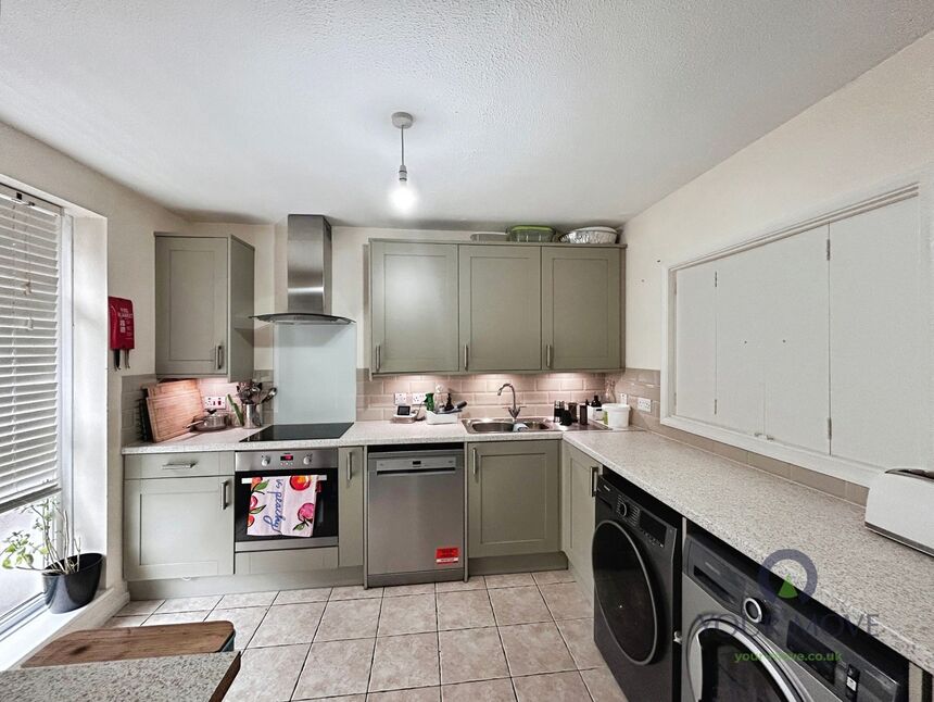Main image of 2 bedroom Flat for sale, Waleton Acres, Carew Road, Wallington, SM6