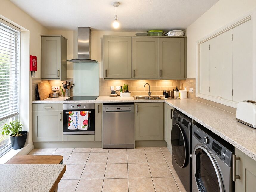 2 bedroom Flat for sale