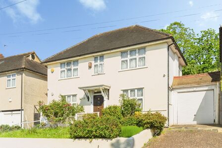 Rookwood Avenue, 4 bedroom Detached House for sale, &pound;775,000