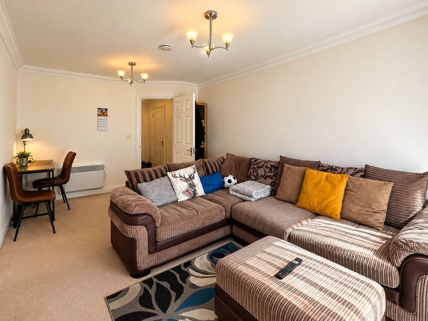 2 bedroom Flat for sale